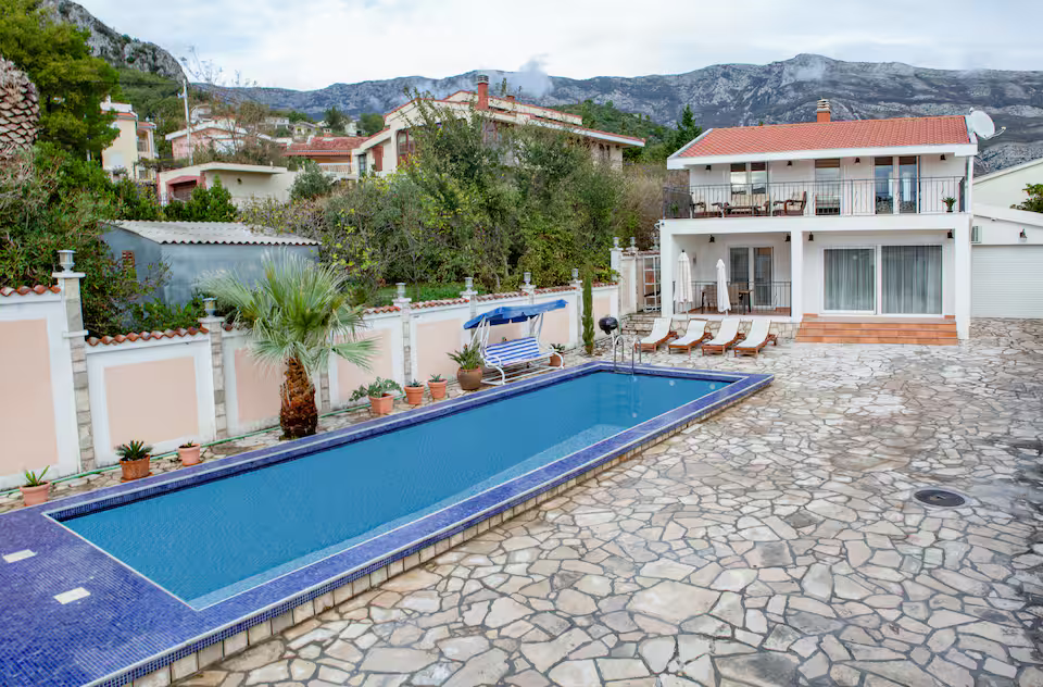 4x12 m private pool